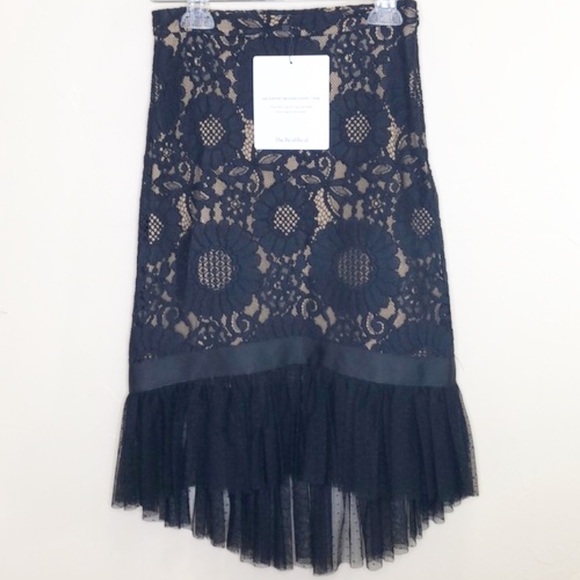 ALEXIS Black Guipure Lace Embroidered Skirt - Picture 4 of 7